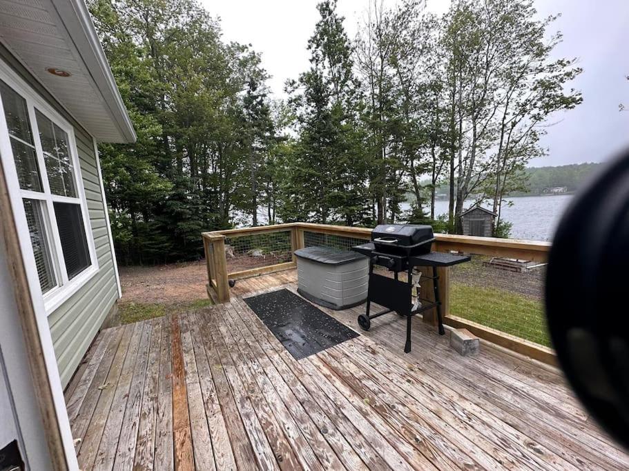 Caia Lakeside Retreat - Sunken Lake New Minas Exterior photo